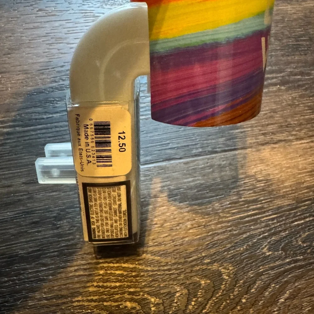 Bath & Body Works Love Wins WallFlower